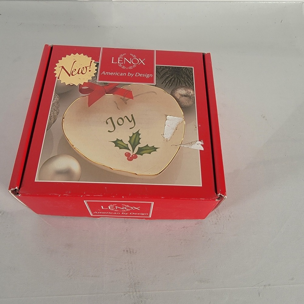 Lenox Holiday Christmas Sentiment Heart Candy Dish JOY Holly Berry Gold Trim NIB